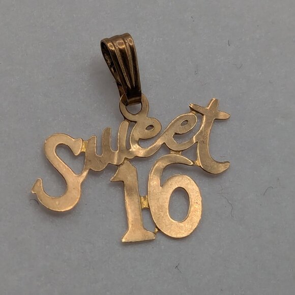 Vintage 1980s Sweet 16 Charm, 14K Gold, Used in Good Condition - Picture 1 of 7